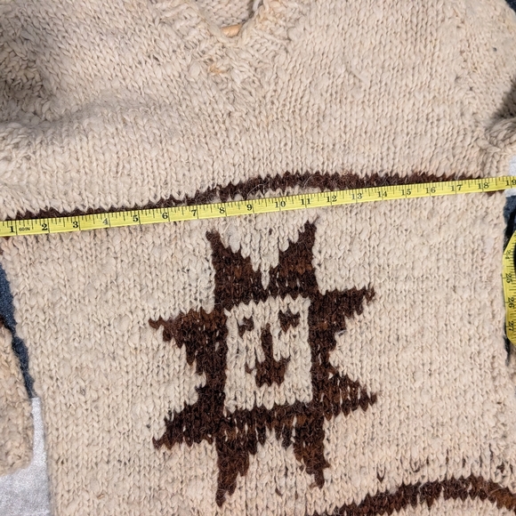 Vintage Cowichan Natural Wool Hand Knit Sweater Handmade Sun Motif No Tags - Picture 6 of 8